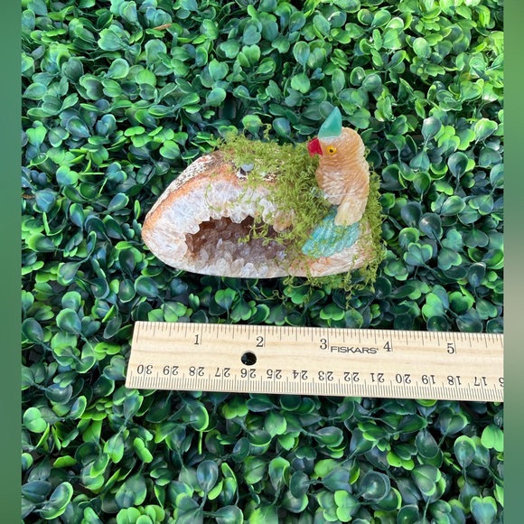 Parrot carving on Agate Geode – Handcrafted - Picture 6 of 6
